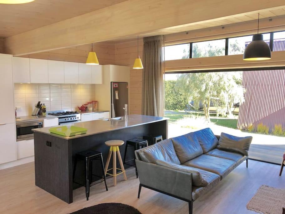 Modern Kowhai Cottage Wanaka Exterior photo