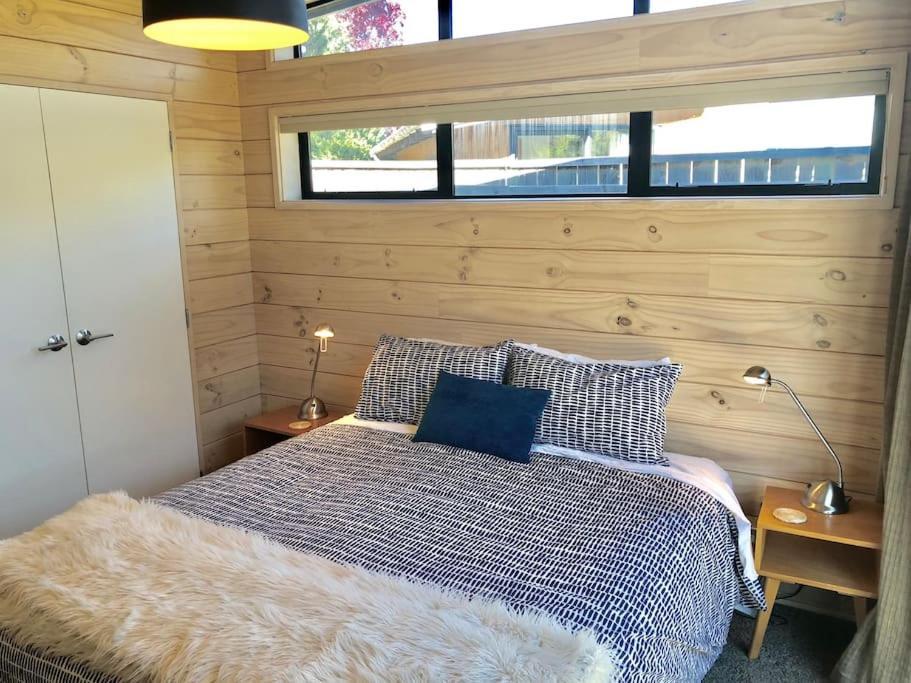 Modern Kowhai Cottage Wanaka Exterior photo