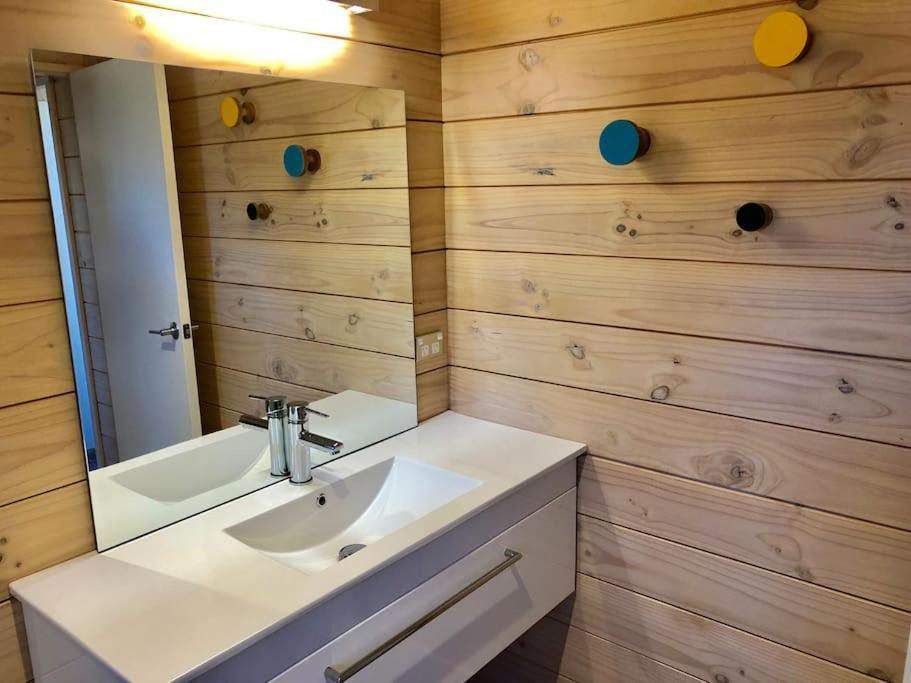 Modern Kowhai Cottage Wanaka Exterior photo